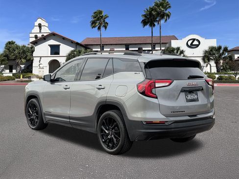 Used 2024 GMC Terrain SLT w/ Elevation Edition FWD image 4