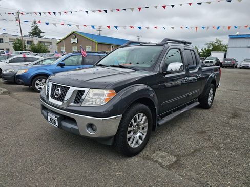 Used 2010 Nissan Frontier LE w/ LE Value Truck Pkg AWD/4WD image 3