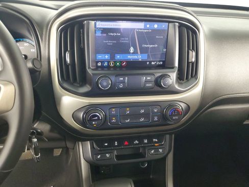 Used 2021 GMC Canyon Denali image 16