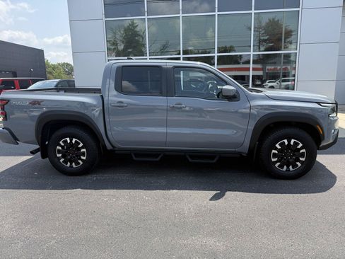 Used 2024 Nissan Frontier PRO-4X w/ Technology Package AWD/4WD image 2