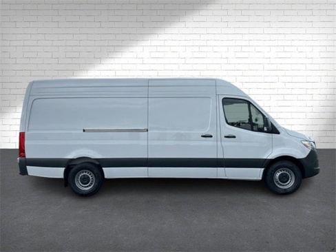 New 2025 Mercedes-Benz Sprinter 2500 image 8