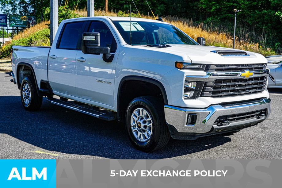 Used 2025 Chevrolet Silverado 2500 LT w/ Convenience Package AWD/4WD image 3