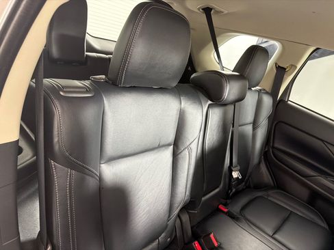 Used 2020 Mitsubishi Outlander SEL AWD/4WD image 23
