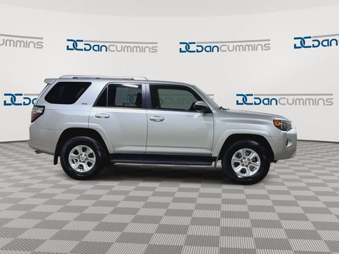 Used 2018 Toyota 4Runner SR5 RWD image 9