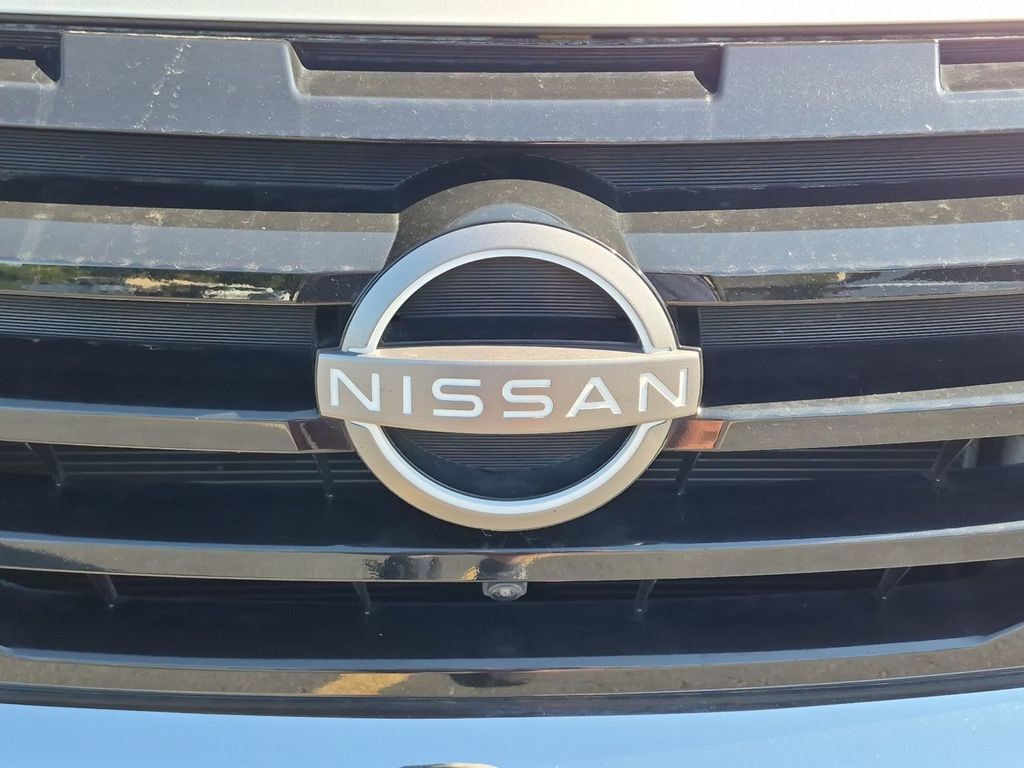 Used 2025 Nissan Pathfinder SL AWD/4WD image 10
