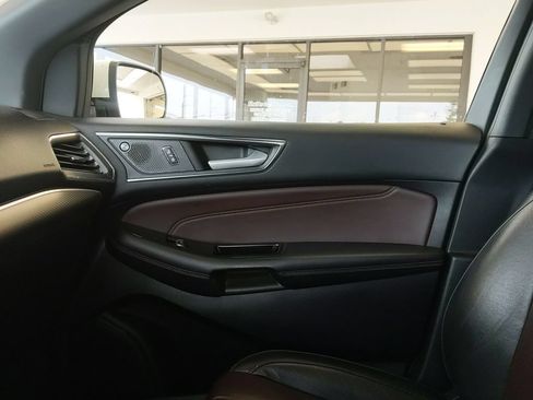 Used 2020 Ford Edge Titanium w/ Equipment Group 301A AWD/4WD image 25