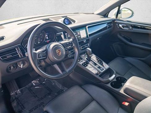 Certified 2023 Porsche Macan Turbo AWD/4WD image 4