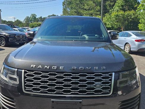 Used 2018 Land Rover Range Rover Supercharged image 3