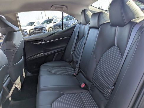 Used 2023 Toyota Camry SE image 12