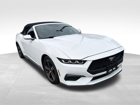 Used 2024 Ford Mustang Convertible RWD image 8