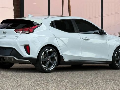 Used 2019 Hyundai Veloster Turbo FWD image 12