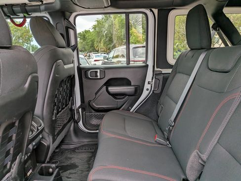 Used 2020 Jeep Wrangler Unlimited Rubicon AWD/4WD image 14
