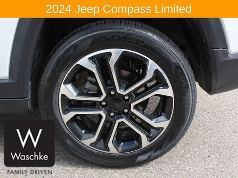 Used 2024 Jeep Compass Limited AWD/4WD image 12