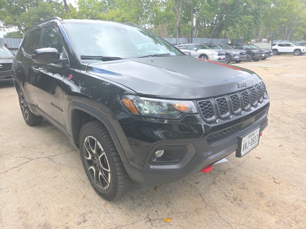 Used 2025 Jeep Compass Trailhawk AWD/4WD image 6