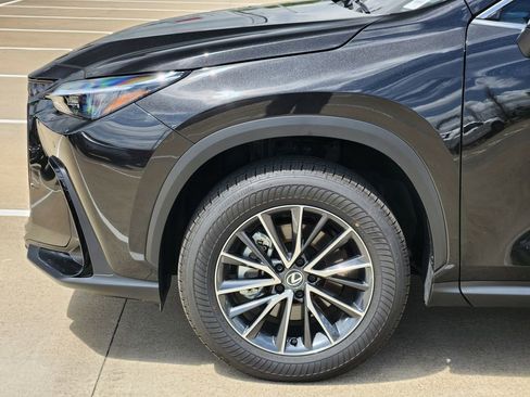 Used 2025 Lexus NX 250 FWD w/ Accessory Package (Z1) image 8