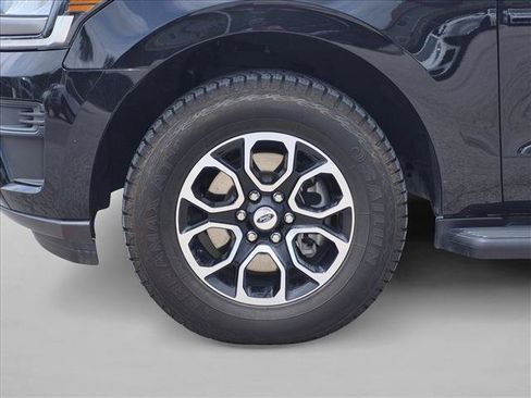 Used 2024 Ford Expedition Max XLT RWD image 14