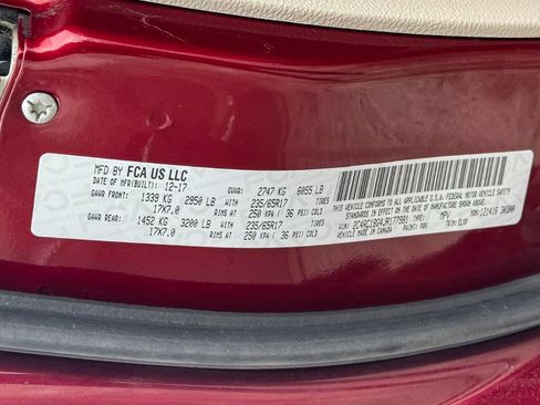 Used 2018 Chrysler Pacifica Touring-L image 21