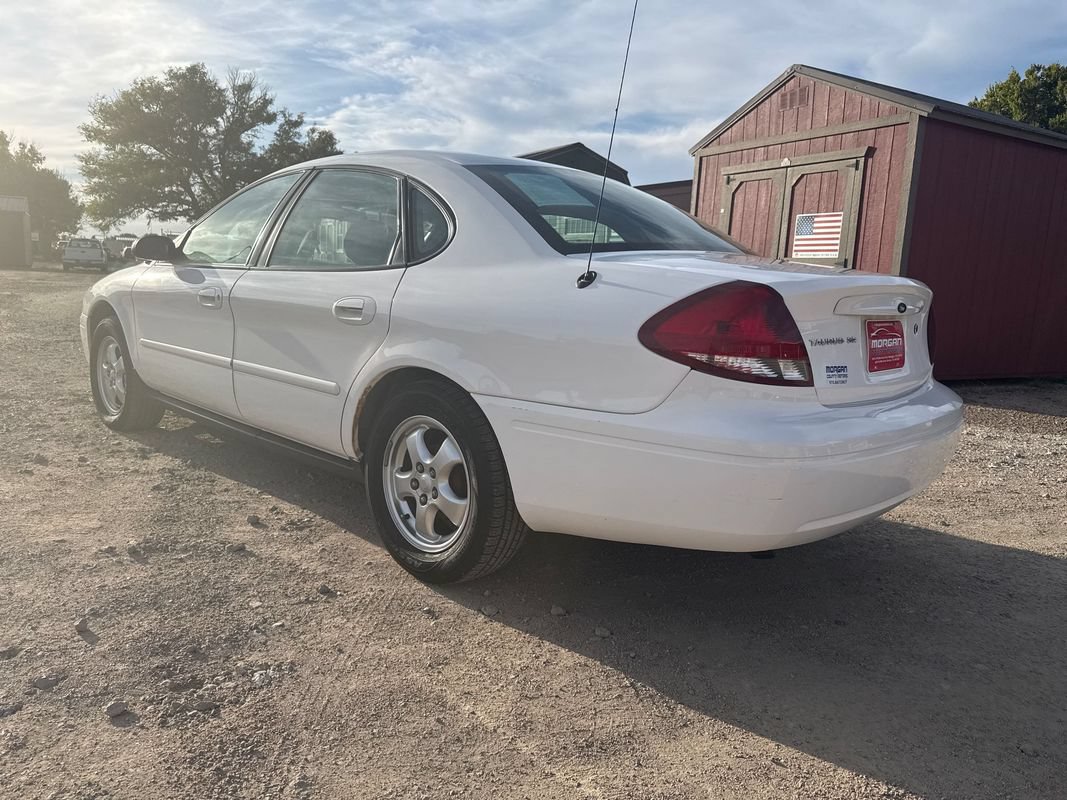 Used 2005 Ford Taurus SE FWD image 5
