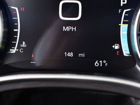Used 2026 Chrysler Pacifica Select FWD image 27