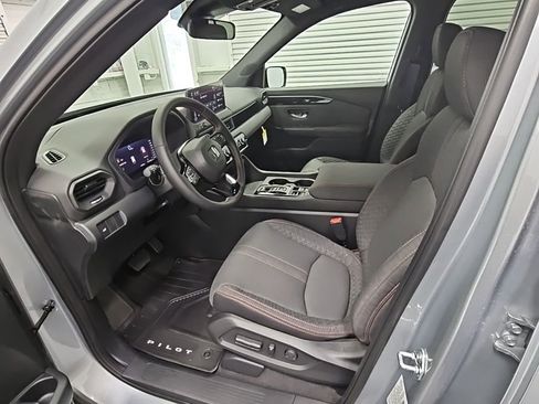 New 2026 Honda Pilot Sport image 10