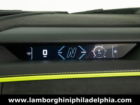 Used 2025 Lamborghini Revuelto Base image 36