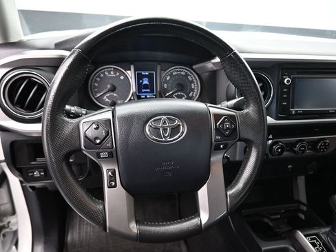 Used 2017 Toyota Tacoma SR5 w/ Tow Package image 14