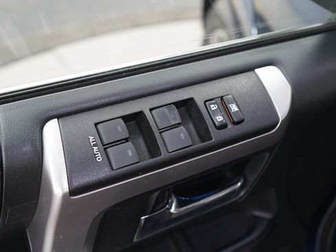Used 2019 Toyota 4Runner Limited AWD/4WD image 19