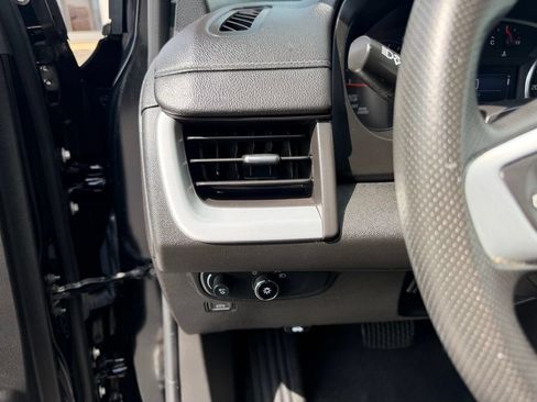 Used 2024 GMC Terrain SLE FWD image 27