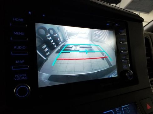 Used 2020 Toyota Sienna XLE image 10