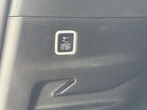 Used 2024 Jeep Wagoneer L Series II w/ Flexible Seating Group AWD/4WD image 12