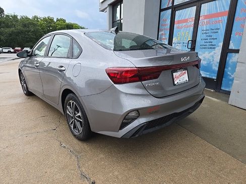 Used 2024 Kia Forte LXS w/ LXS Technology Package FWD image 8