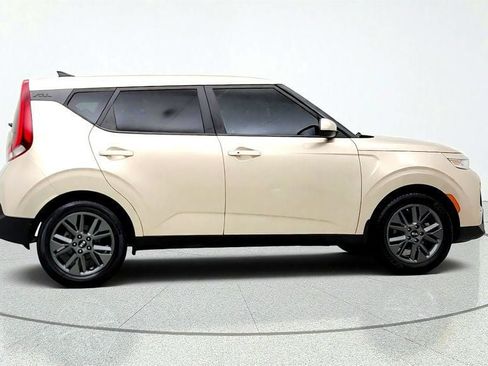 Used 2020 Kia Soul EX FWD image 4