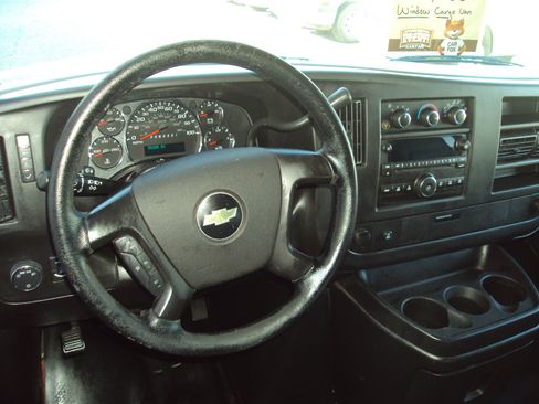 Used 2013 Chevrolet Express 1500 AWD image 18