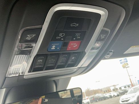 Used 2019 RAM 1500 Laramie image 24