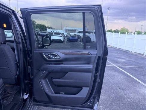 Used 2021 Chevrolet Suburban LS RWD image 19