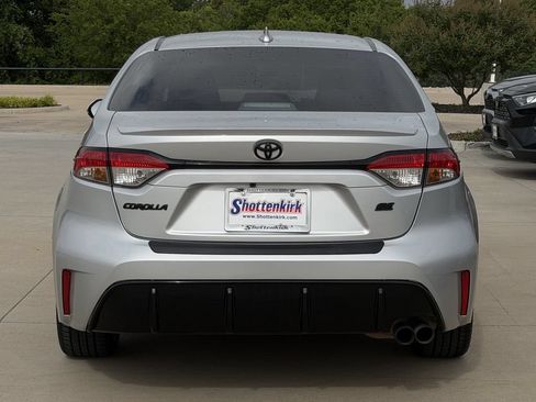 Used 2023 Toyota Corolla SE FWD image 5