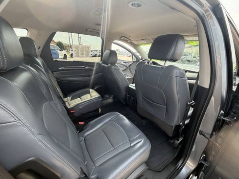 Used 2020 Buick Enclave Essence AWD/4WD image 16
