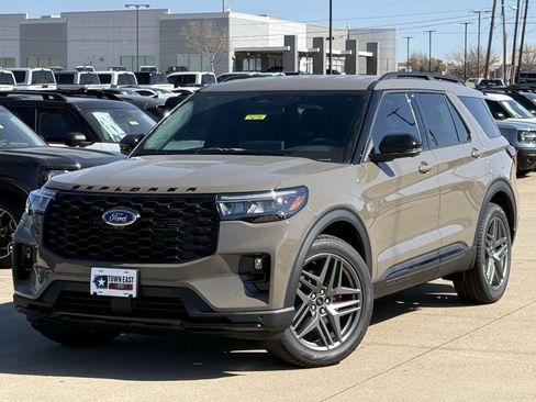 New 2026 Ford Explorer ST-Line w/ ST-Line Street Pack image 32