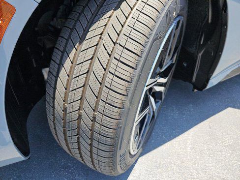 New 2025 BMW 750e xDrive w/ Premium Package image 33