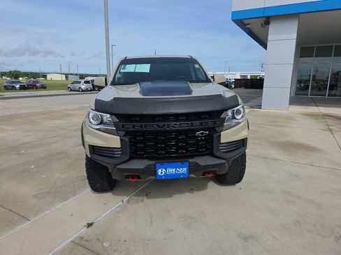 Used 2022 Chevrolet Colorado ZR2 AWD/4WD image 2