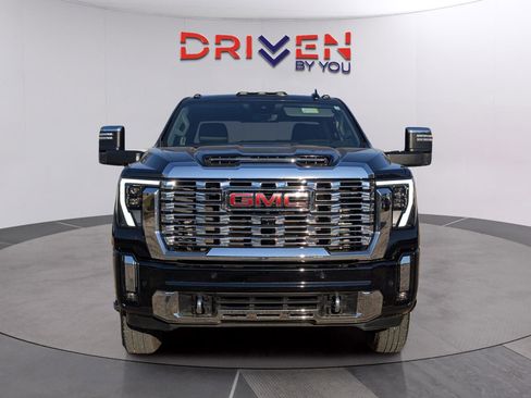 Used 2024 GMC Sierra 3500 Denali w/ Denali Reserve Package image 9