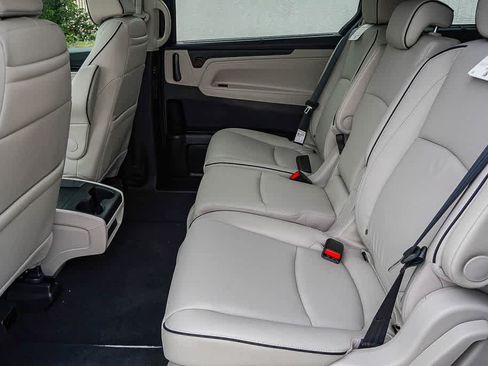 New 2026 Honda Odyssey Touring image 23