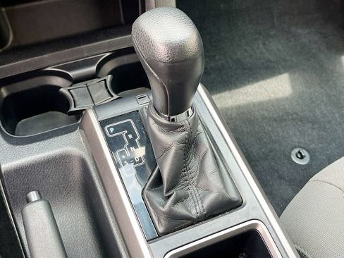 Used 2020 Toyota Tacoma SR5 RWD image 16