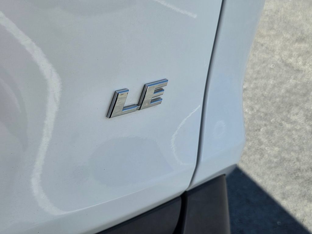 Used 2023 Toyota RAV4 LE FWD image 11