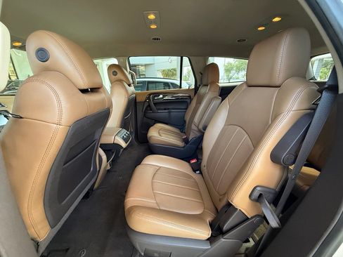 Used 2015 Buick Enclave Leather FWD image 6