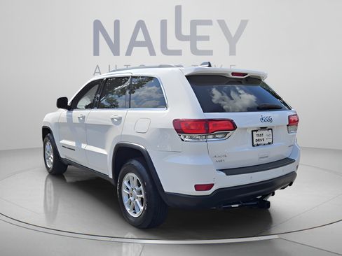 Used 2020 Jeep Grand Cherokee Laredo AWD/4WD image 3