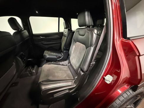 Used 2023 Jeep Grand Cherokee L Laredo AWD/4WD image 8