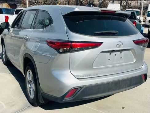 Used 2023 Toyota Highlander L image 5