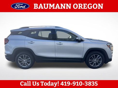 Used 2022 GMC Terrain SLT w/ LPO, Floor Liner Package FWD image 2