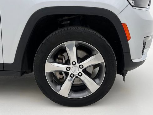 Used 2021 Jeep Grand Cherokee L Limited AWD/4WD image 29